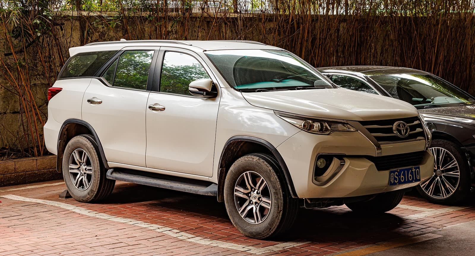 Toyota Fortuner premium SUV for luxury car rental and VIP travel in Indore